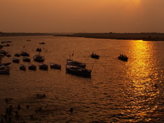 Barcas en el Ganges