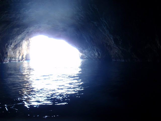 Una de las cuevas gigantes de la isla