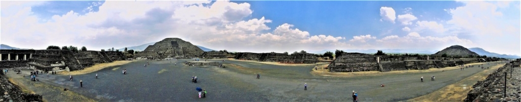 P4070619 VagamundosMexico Pano Teotihuacan